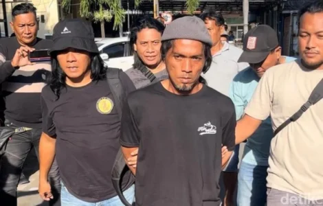 badut sayat leher istri mojokerto