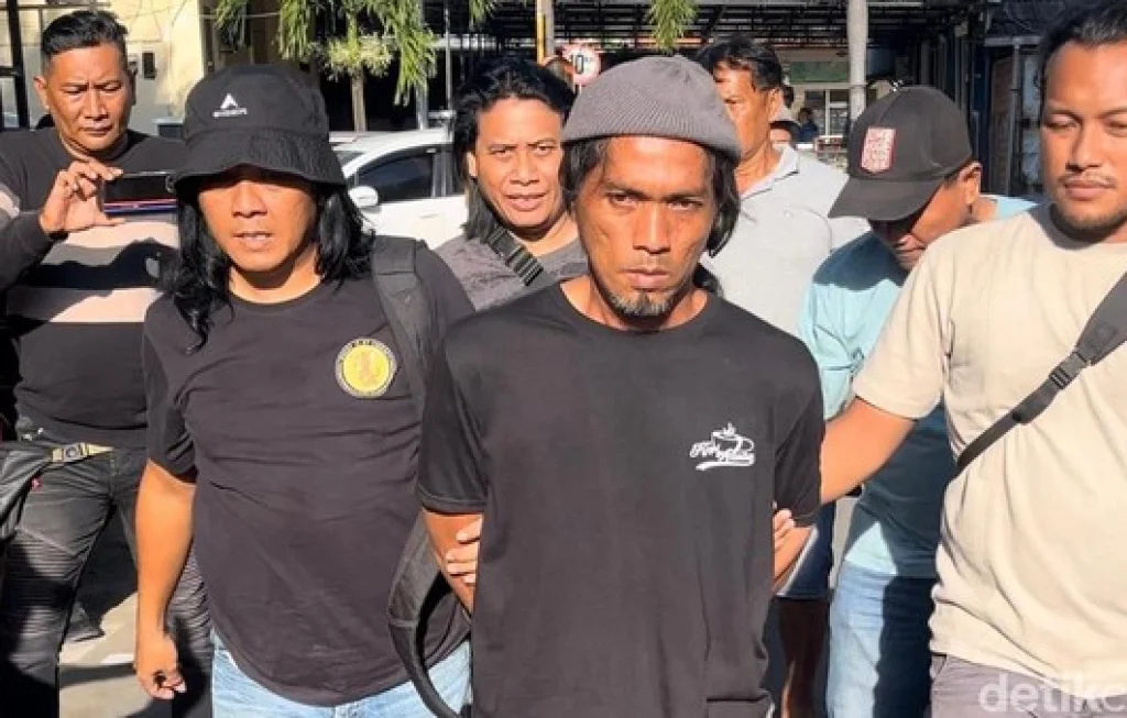 badut sayat leher istri mojokerto